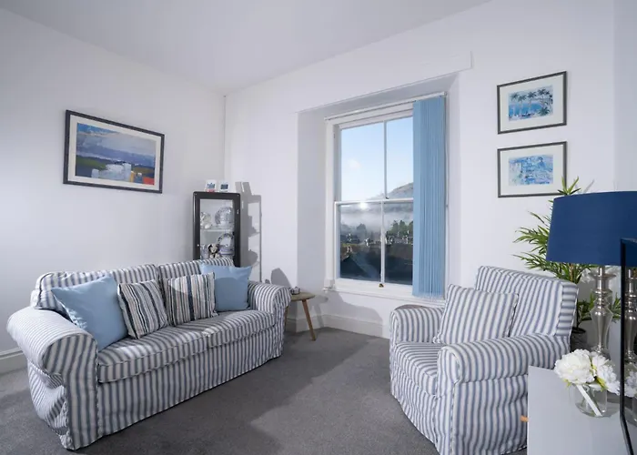 Top Of The Bank Apartment