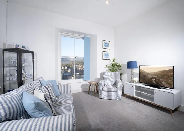 Top Of The Bank Apartment